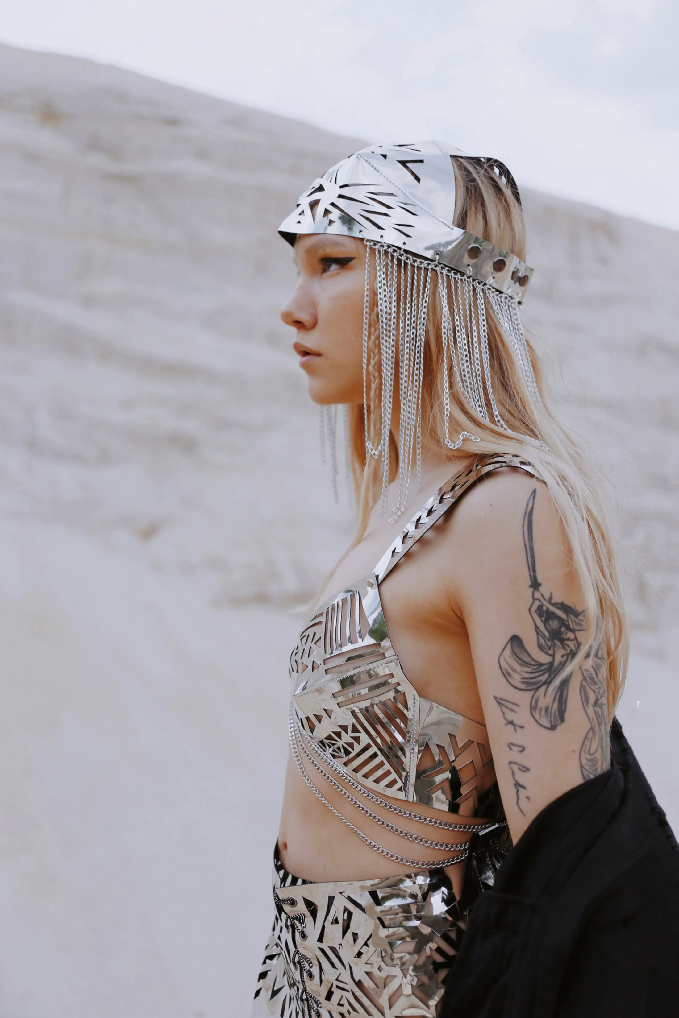 Bra with chain