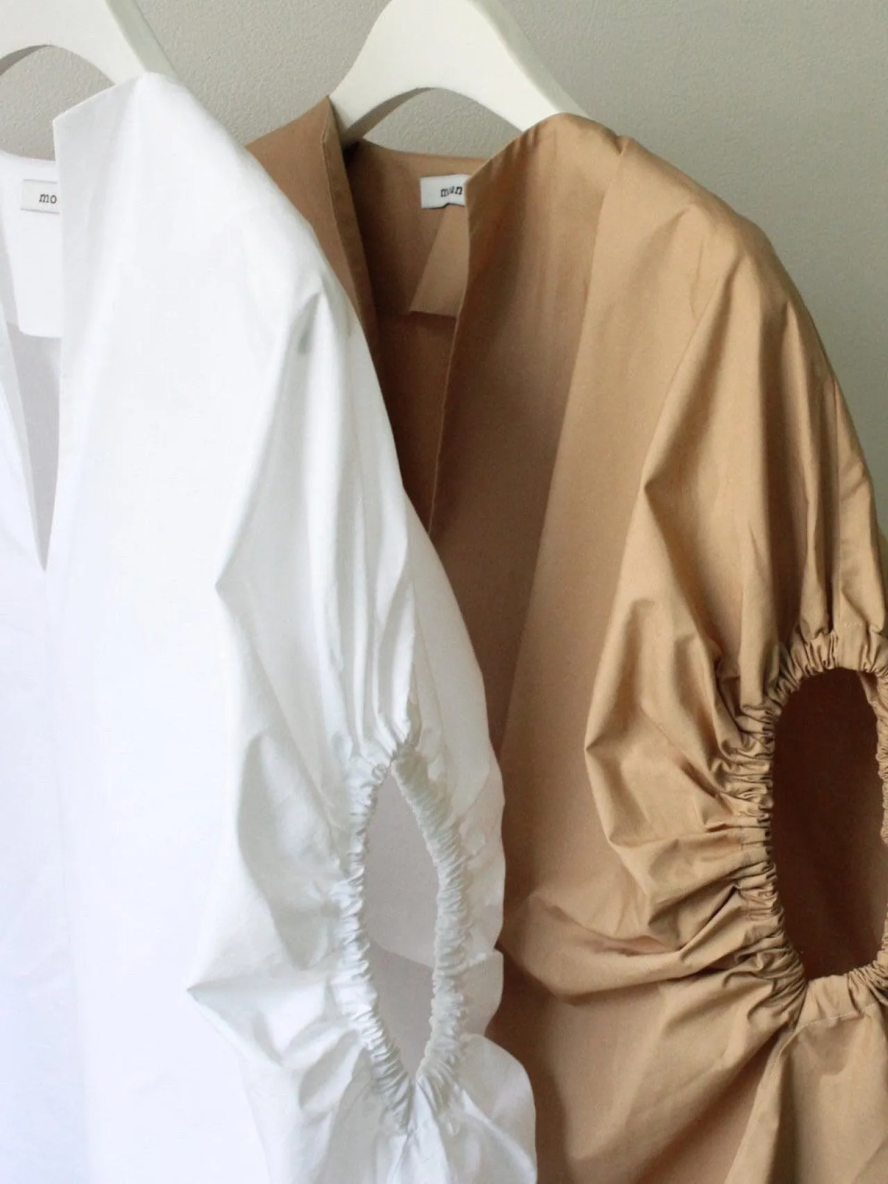 SHIRRING OVERSIZED BLOUSE