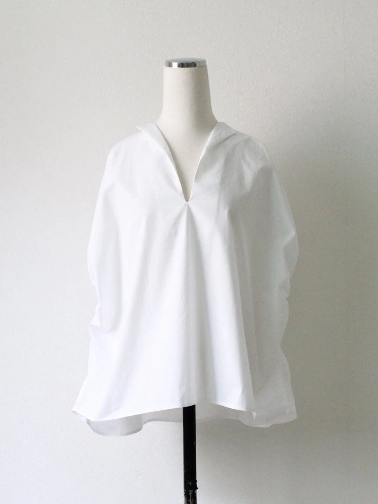 SHIRRING OVERSIZED BLOUSE